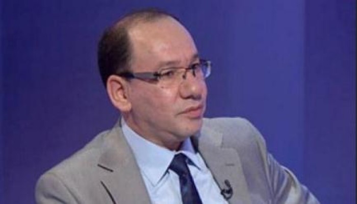 "وائل قنديل" يسخر من "قناة السويس الجديدة" بـ "ابن حميدو" و"نورمادي تو"