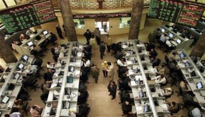 شؤم الانقلاب: البورصة تخسر 900 مليون جنيه وسط تداولات تتخطى ملياري جنيه