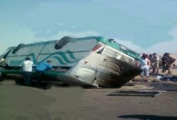 بالأسماء.. مصرع وإصابة 19 في 3 حوادث بالسويس والمنيا وقنا