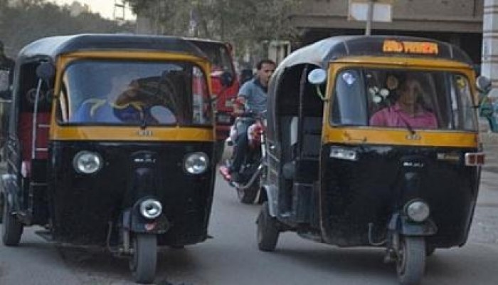 حظر "التوك توك" وسط القاهرة وغرامة 1500 جنيه.. والسائقون يتحدّون