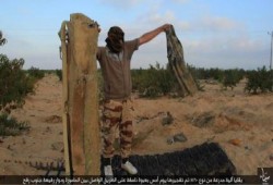 بالصور.. "ولاية سيناء" يعلن نسف مدرعة للقوات المسلحة بطريق رفح