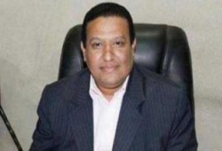 سليم عزوز ساخرًا: لم يعد أمام السيسي إلا تبني مهرجان القراءة للجميع!