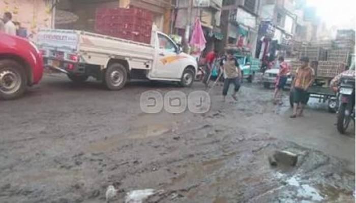 داخلية الانقلاب تكسر ماسورة مياه خلال حملة على المحلات المخالفة بالفيوم