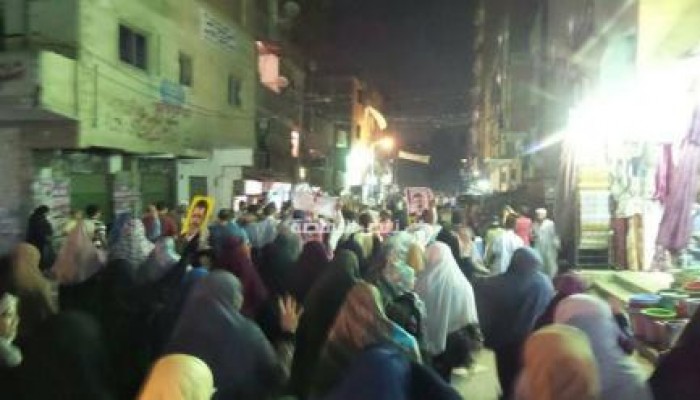 الجيزة: مسيرة بالكونيسة تسخر من ترعة "السيسي"