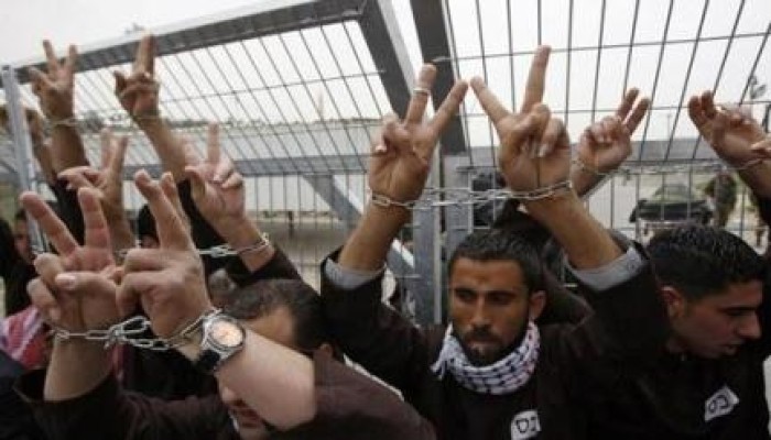 بدء إضراب 120 أسيرًا فلسطينيًا عن الطعام لتعسف الاحتلال الإسرائيلي