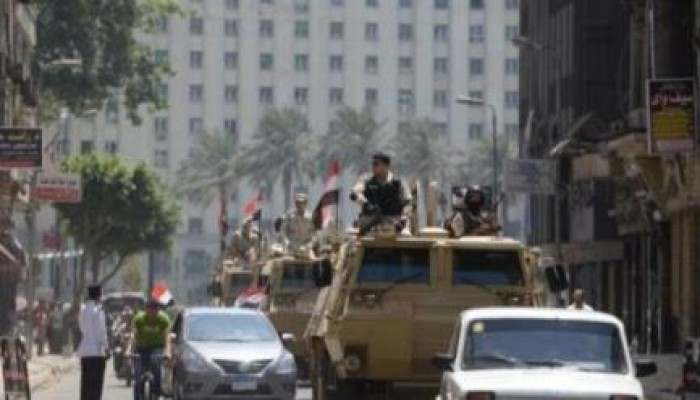 رعب الانقلاب: الأمن يحوّل الميادين ثكناتٍ عسكرية تحسباً لذكرى "رابعة"