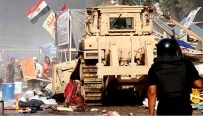 بالصور: هكذا ارتكبت قوات السيسي مذبحة رابعة قبل عامين