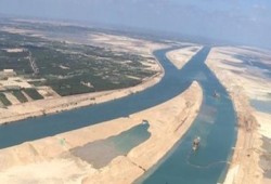 دراسة مصرية: "ترعة السيسي" توفر 1% فقط من زمن رحلة نصف السفن العابرة للقناة
