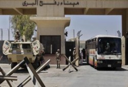 مسلحون بسيناء يختطفون 4 من عناصر القسام أثناء توجههم لرحلة علاج !