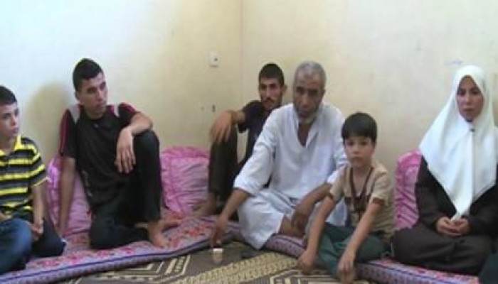 أسر المختطفين الفلسطينيين تطالب باطلاقهم.. واعتصام بمعبر رفح
