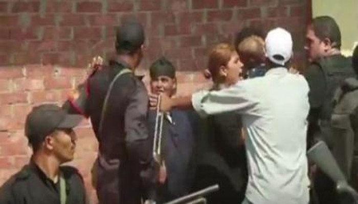 ميلشيا الأمن تهدم عشوائيات "شارع السودان" وتطرد سااكينها وتعتدي على النساء والأطفال(فيديو)