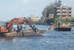 إهمال الانقلاب: إغلاق محطة مياه بقرية المعابدة بسبب تلوث زيتى بمياه النيل بأسيوط.