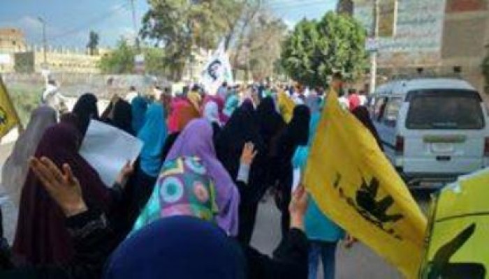 ثوار أبو حماد يبدأون فعاليات جمعة "الثورة أمل الفقراء والمظلومين‬" بمسيرة حاشدة