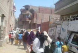 فيديو.. ثوار الفيوم يهتفون برحيل العسكر فى "الثورة أمل الفقراء والمظلومين"