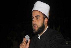 أنس السلطان بعد إخلاء سبيله: اللهم أكرم أبي وأمي واجزهما خير الجزاء