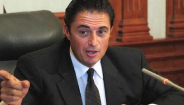 محافظ الاسكندرية الفاشل عن أزمة القمامة : الإخوان بيرموها في الشارع !