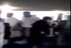 بالفيديو: مصلون يغادرون مسجدا بصنعاء بسبب خطيب حوثي