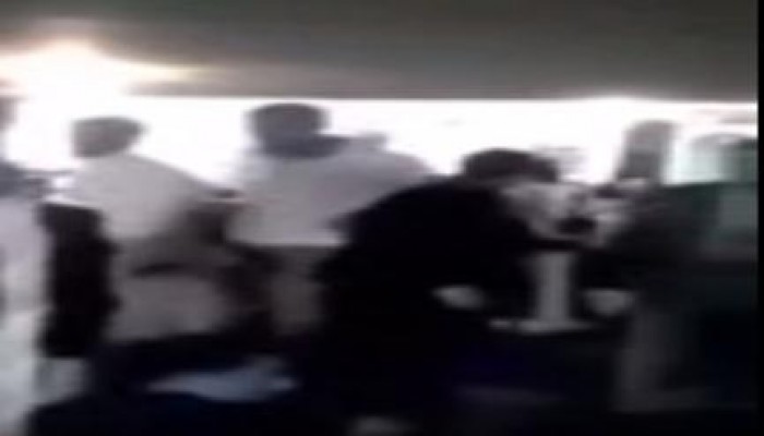 بالفيديو: مصلون يغادرون مسجدا بصنعاء بسبب خطيب حوثي