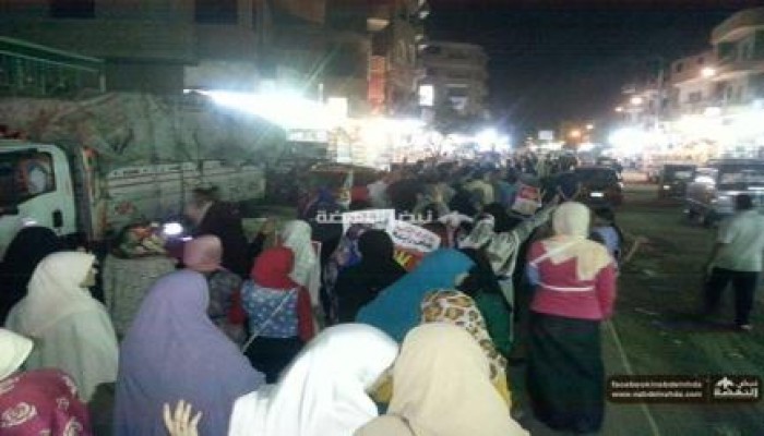 ثوار أبو النمرس يهتفون: محلب بيه يا محلب بيه.. كيلو اللحمة بـ100 جنيه