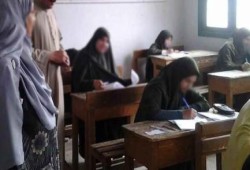ضابط (فاجر) يجرد فتيات معهد المنصورة الأزهري من ملابسهن ويفتش صدورهن