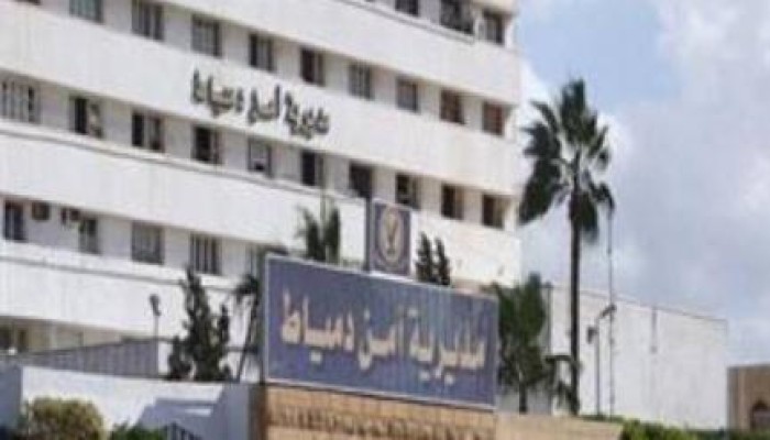 100 معتقل بمركز شرطة دمياط يموتون عطشا بعد منع إدارة القسم المياه عنهم