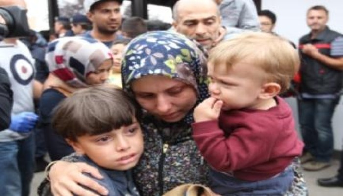 السوريون يصلون النمسا وألمانيا وسط استعدادات لاستقبالهم