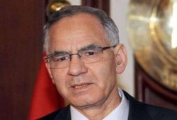 نقل " بشر " عضو إرشاد الإخوان للمستشفي بعد اصابته بوعكة صحية بمعتقل العقرب