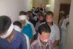 بالصور: الجيش يتعمد إذلال الرجال بسيناء عند اعتقالهم داخل المعسكرات