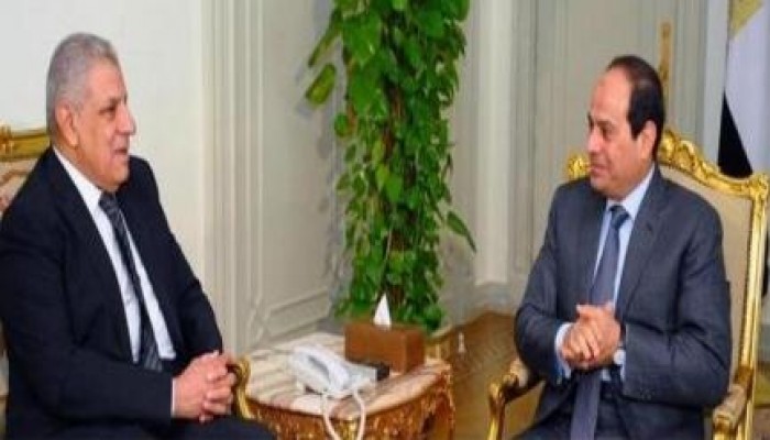 محلب يتقدم باستقالة الحكومة لقائد الانقلاب