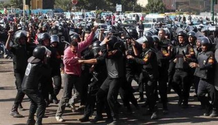 جاك هيلي: النظام العسكري الذي يحكم مصر يشبه نظيره في بورما