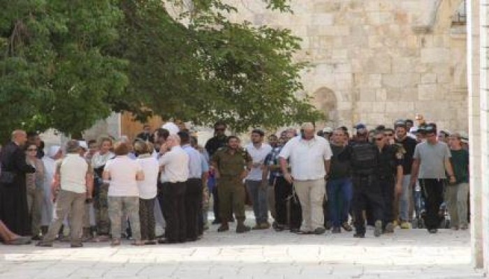 بالصور.. 50 مستطوناً صهيونياً برفقة وزير يقتحمون المسجد ‏الأقصى ويشعلون الحرائق داخله