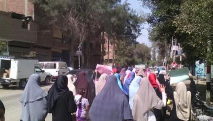 الشرقية: مسيرة نسائية بمسقط رأس "أحمد عرابي" تطالب بالإفراج عن حرائر مصر