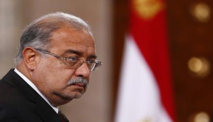 حاتم عزام يكشف سبب اختيار "الصايع الضايع" لرئاسة حكومة الانقلاب