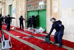 نتنياهو يقرر تشديد العقوبة على رماة الحجارة إثر مواجهات المسجد الأقصى