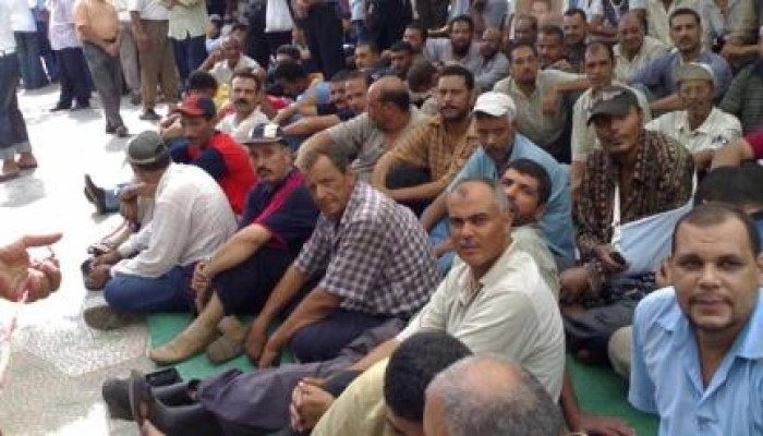 عمال شركة "ريجينا للمكرونة" يبدؤون إضرابا عاما