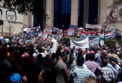 منظمة مدنية: حقوق العمال مهدرة ويستقبلون العيد بلا رواتب