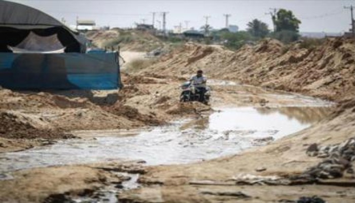 غزة انهيارات كبيرة بالتربة بعد ضخ مصر مياهًا أسفل الحدود