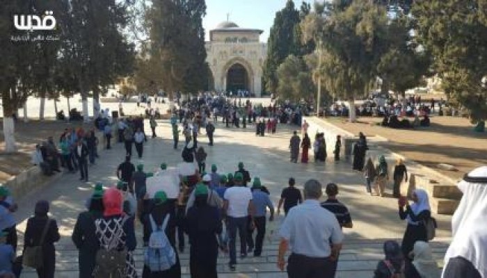 المرابطون يتصدون لاقتحامات المستوطنين للمسجد الأقصى صباح اليوم (فيديو)