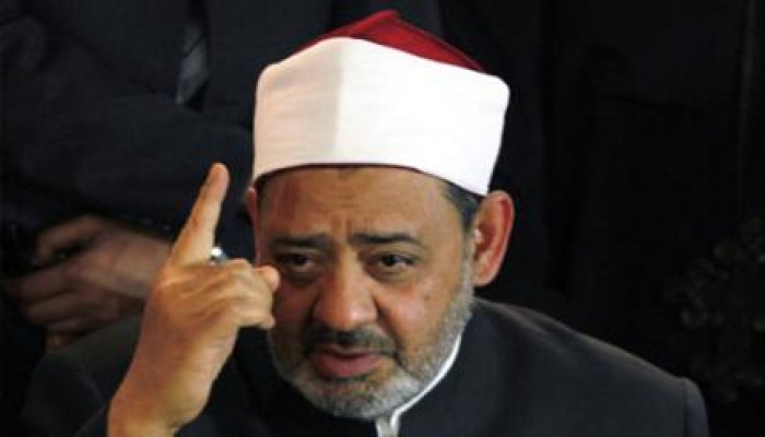 صحفي يفضح "شيخ العسكر" أحمد الطيب .. ثروته تضخمت بعد الانقلاب لـ 40 مليون جنية