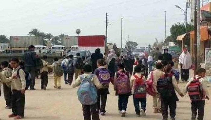 اعتصام أولياء أمور طلاب مدرسة غريب سلامة بالإسماعيلية