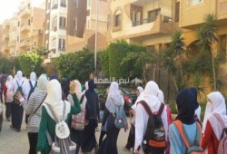 طلاب أكتوبر يستهلون عامهم الدراسى بهتاف يسقط حكم العسكر