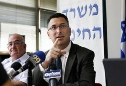 وزير صهيوني سابق يدعو لتقسيم سوريا لـ4 دويلات لمنع سيطرة السنّة