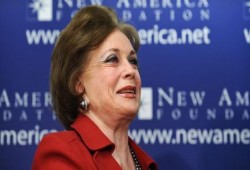 فضيحة.. جيهان السادات عن «قُبلة كارتر»: «مش أول مرة أتباس.. دول أخدوني لفّة»!!