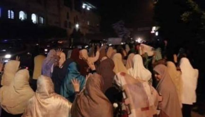 البحيرة: مسيرة ليلية لثوار كفر الدوار تنديداً بالجرائم الدموية لداخلية الانقلاب