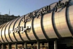 قطة تعقر 4 موظفين بمطار القاهرة وتتسبب في تأخير طائرة دبي
