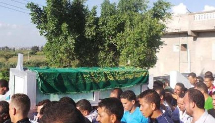 بالصور .. أهالى كفر الدوار يشيعون جثمان "الباسوسي" مطالبين بالقصاص