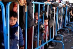 "ميركل" تتراجع: لا نقدر على استيعاب جميع اللاجئين