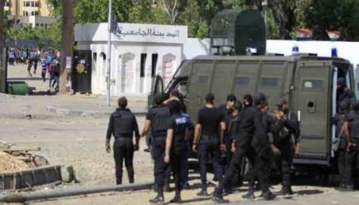 داخلية الانقلاب تحاصر جامعة الأزهر