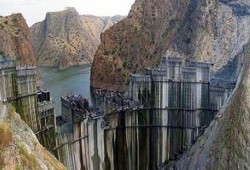 مصر هتعطش .. خبراء: تجاهل إثيوبيا والسودان دعوة السيسي لاجتماعات السد "فضيحة كبرى"!