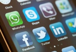 فيس بوك وتويتر يسخران من قرار الانقلاب حجب "فايبر" و"واتس آب"